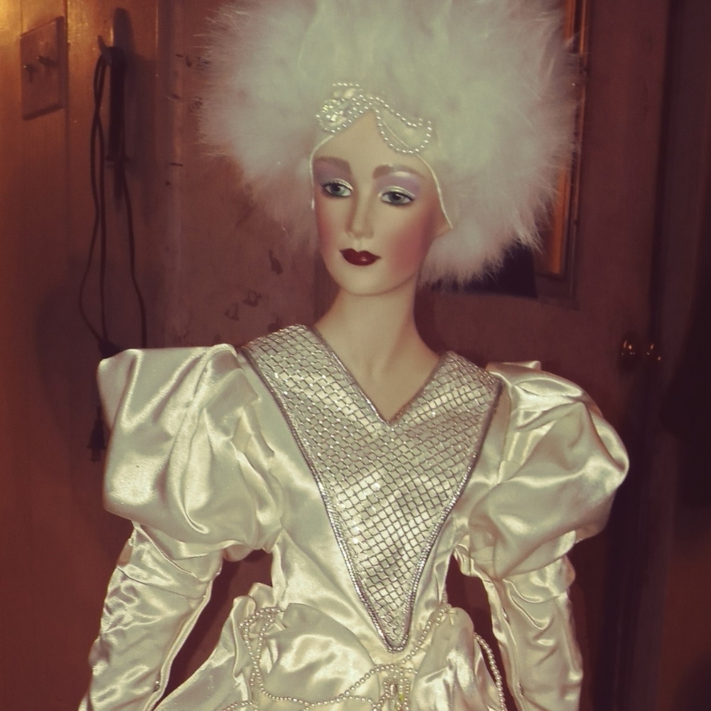 SNOW QUEEN Franklin porcelain doll
